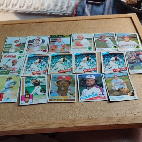 Other - 1970's Baseball Card Lot(17 Count)